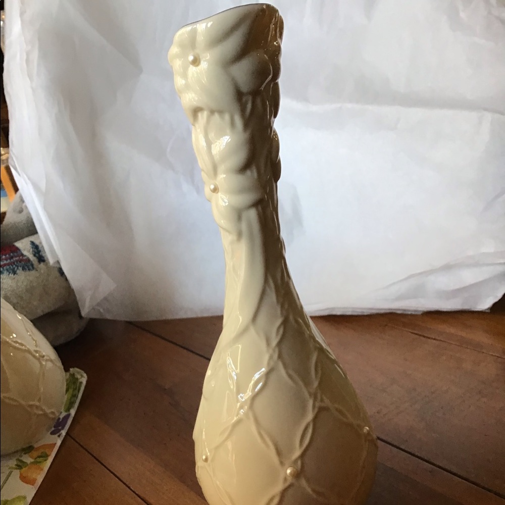 NWOT Beautiful Lenox Vase CHERISH Excellent Condition
